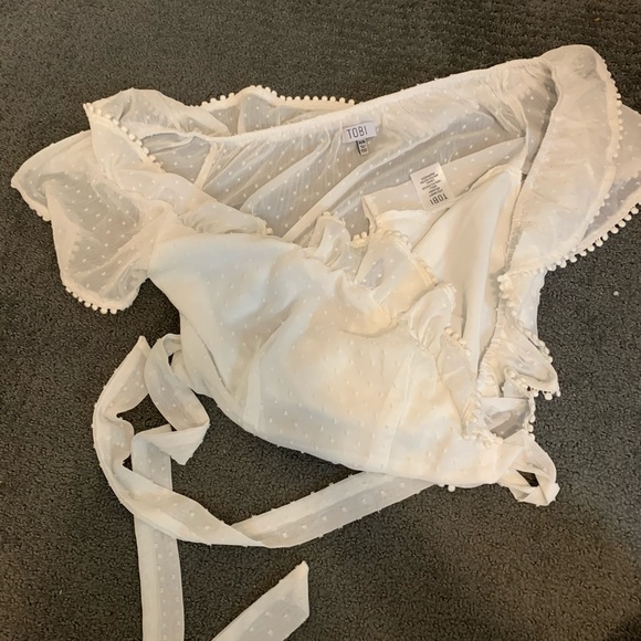 Tobi M white frilly polka dot wrap crop top NWOT - Picture 7 of 12